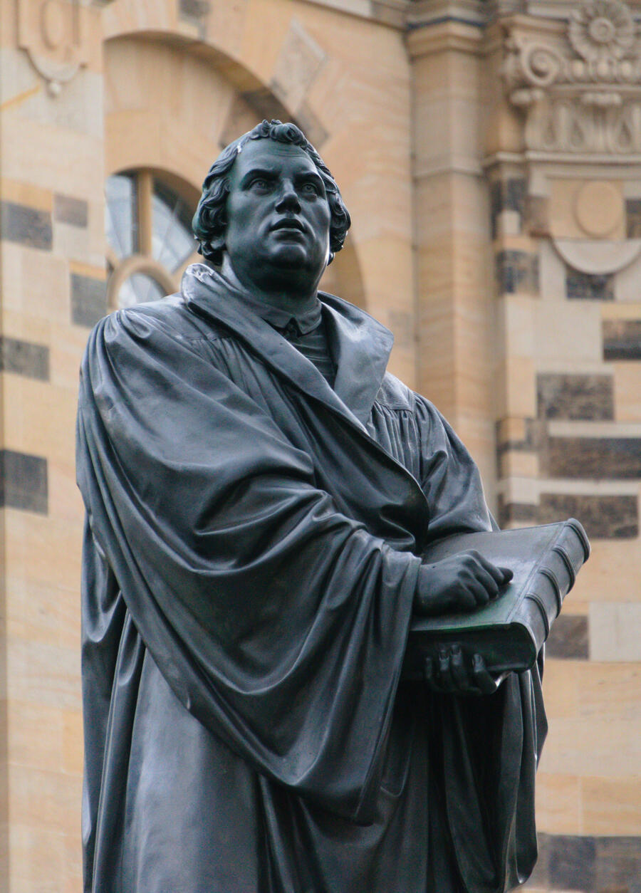Martin Luther statue